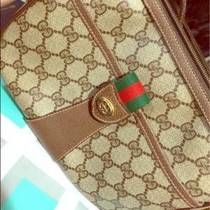 Gucci purse and wallet